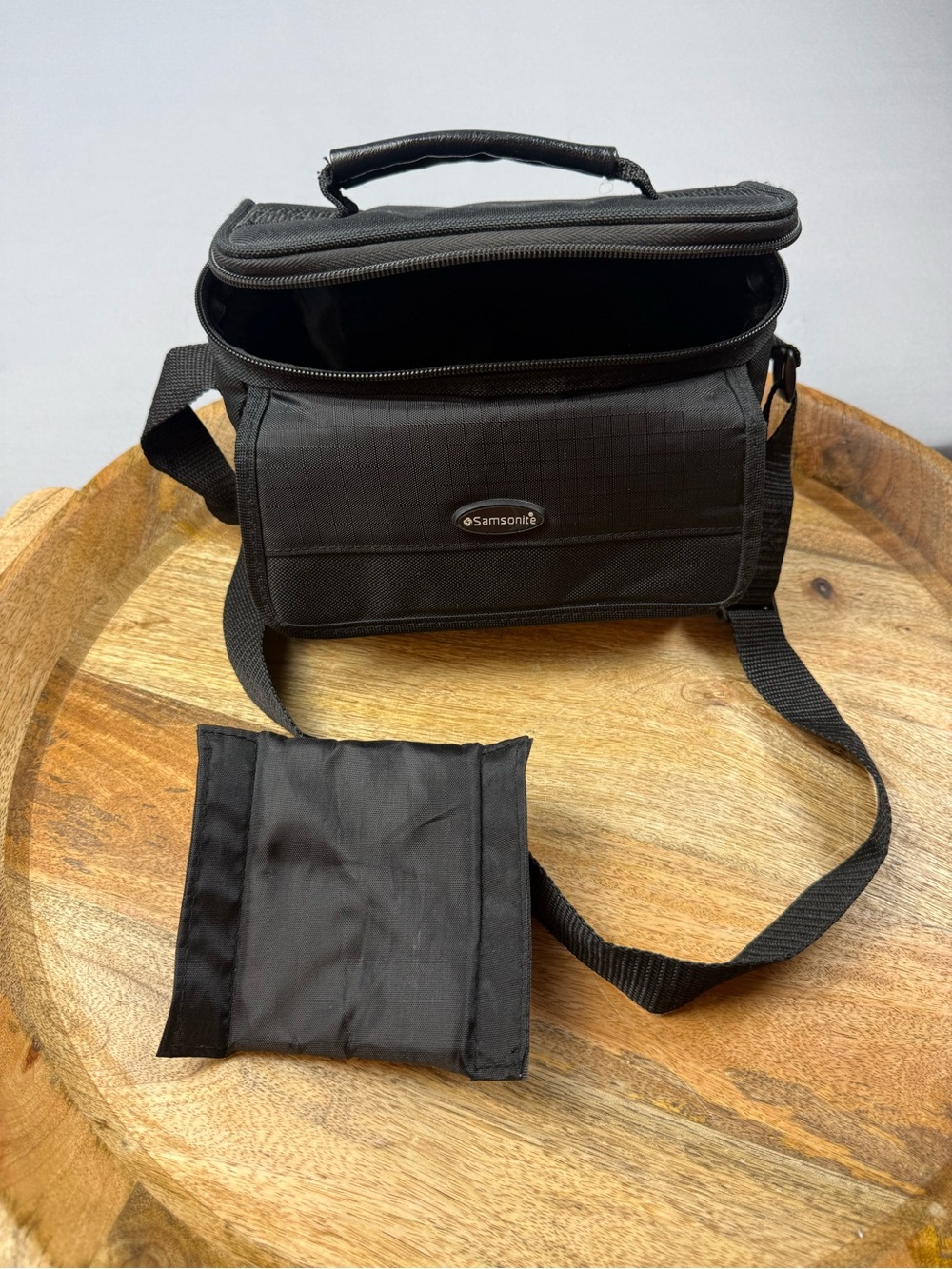 Samsonite Black Camera Bag Padded Travel Carry Case Adjustable Strap